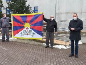 Historicky nejhorší kraj se dnes v jedné věci zlepšil, poprvé v historii vyvěsil tibetskou vlajku