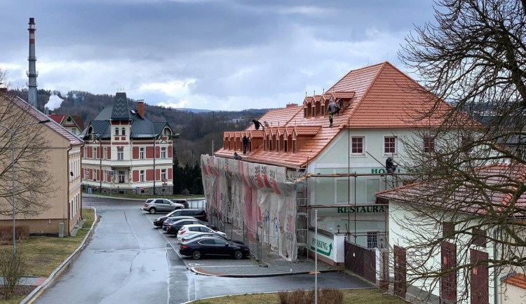 Objekt Myslivny v Ostrově bude přestavěn na bytový dům.