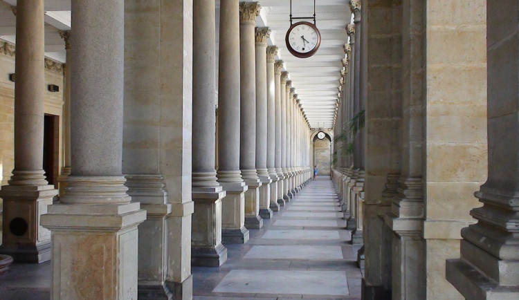 Karlovarský kraj se stále vylidňuje, loni se počet obyvatel snížil o více než tisícovku