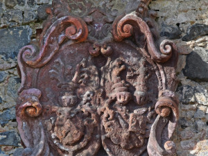 Theatron ve Valči, erb Štampachů