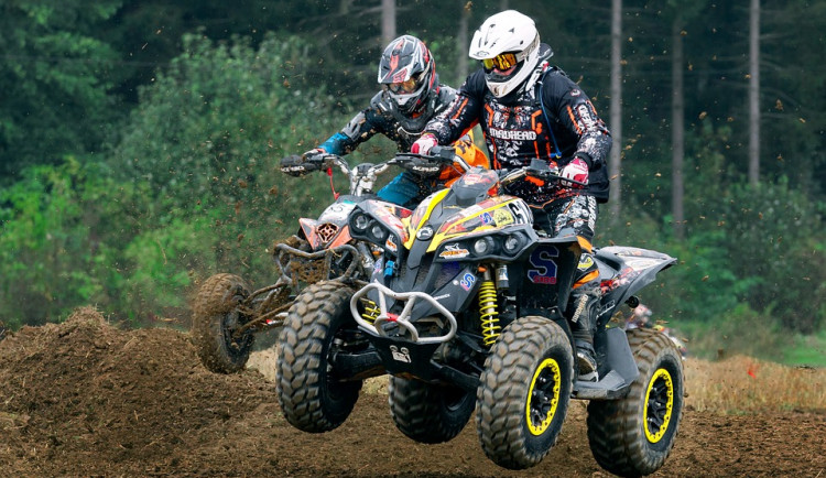 V lesích a chráněných územích nemají motorky a čtyřkolky co dělat, varují policisté
