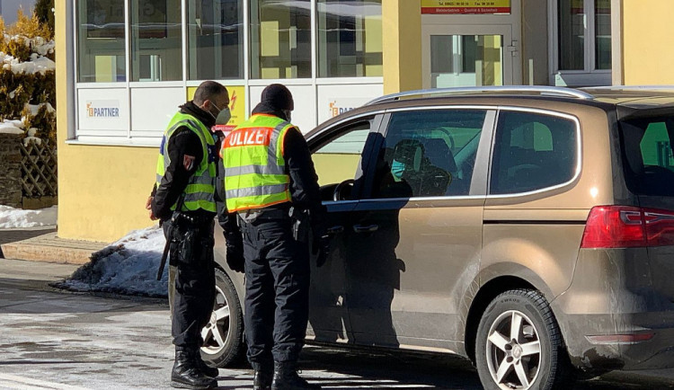 Konec kontrol na hranicích návrat německých zákazníků nepřinese, obává se starosta Chebu