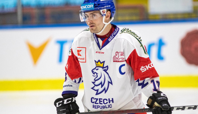 Útočník Jakub Flek s kapitánským céčkem