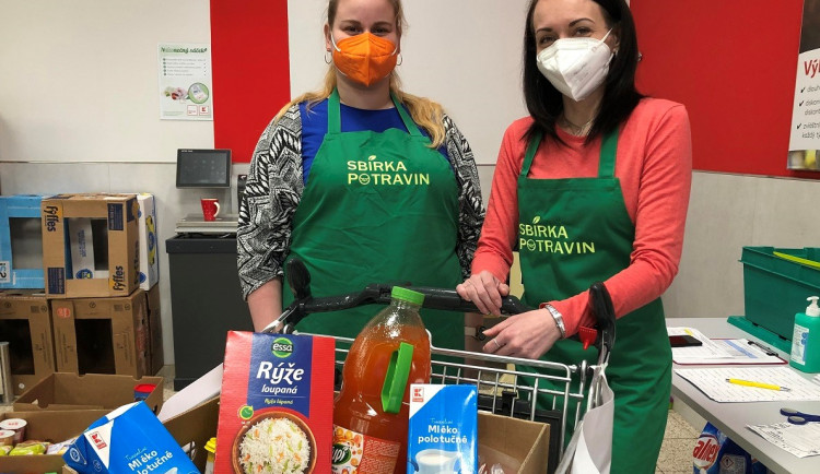 Lidem není lhostejný osud druhých, do sbírky přispěli tunami potravin