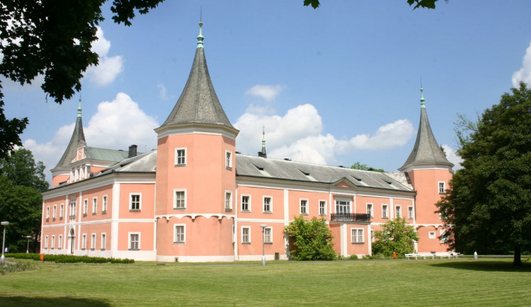 Příští týden se v Karlovarském kraji otevřou některé památky, muzea a galerie