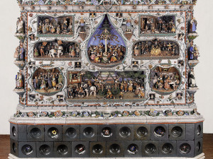 Pod rukama restaurátorů se vzácným kamnům vrací jejich původní krása