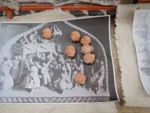 Pod rukama restaurátorů se vzácným kamnům vrací jejich původní krása