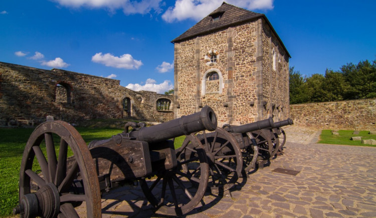 Na chebský hrad po dlouhé pauze míří návštěvníci, přístupný je téměř celý areál