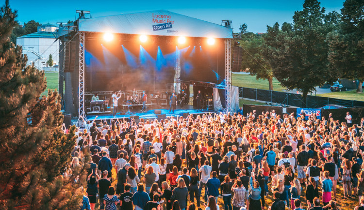 Od příštího pondělí se budou moct konat venkovní kulturní akce do 700 lidí. Otevřou se také zahrádky
