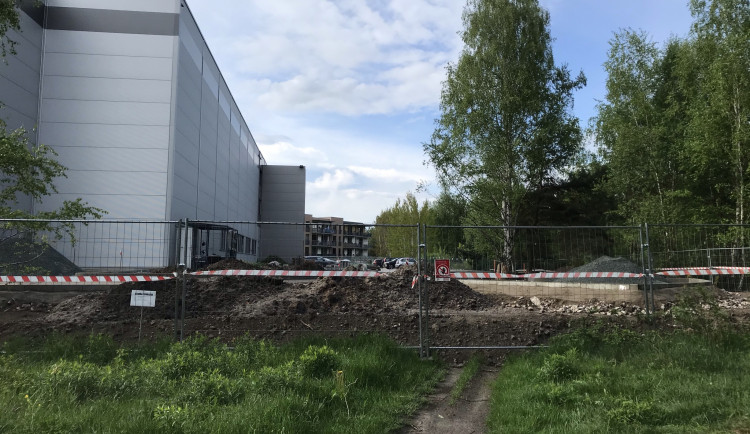 Na Plachtě se rozšiřují sklady. Úřady absolutně selhaly, říkají ekologové