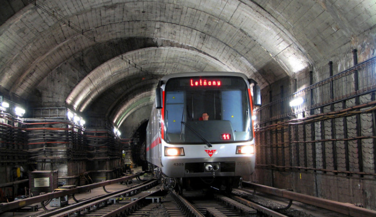 O víkendu nepojede metro C mezi stanicemi Ládví a Letňany
