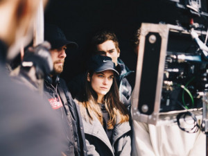 Mladí filmaři z FAMU natáčí originální snímek s Judit Bárdos. Kvůli koronaviru shání finance na dotočení