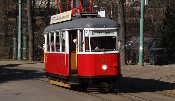 Historické tramvaje se na trase "jedenáctky" projedou naposledy, rekonstrukce jejich provoz ukončí