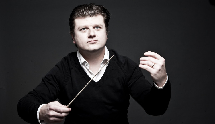 Šéfdirigentem Západočeského symfonického orchestru se stal přední český hornista Radek Baborák