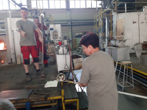 Sklárna Moser opět vyrábí filmové glóby, má novou prodejnu i expozici