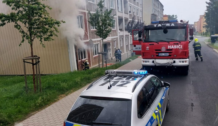 Plameny zničily byt v Rotavě. Škoda přesáhne milion korun