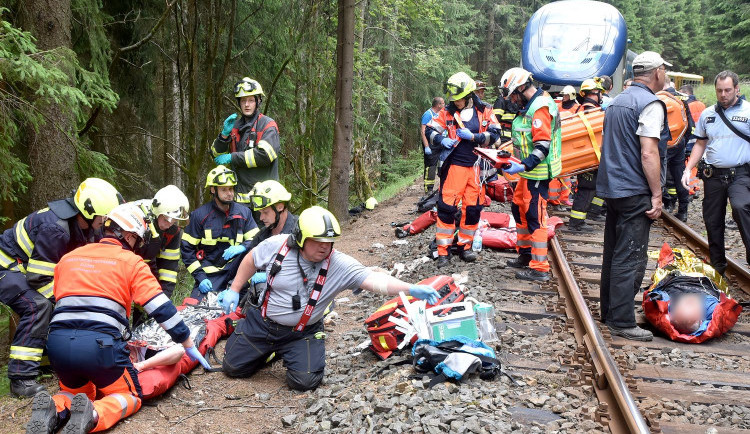 Loňskou tragickou srážku dvou vlaků měl zavinit strojvedoucí, obviněn je z obecného ohrožení z nedbalosti
