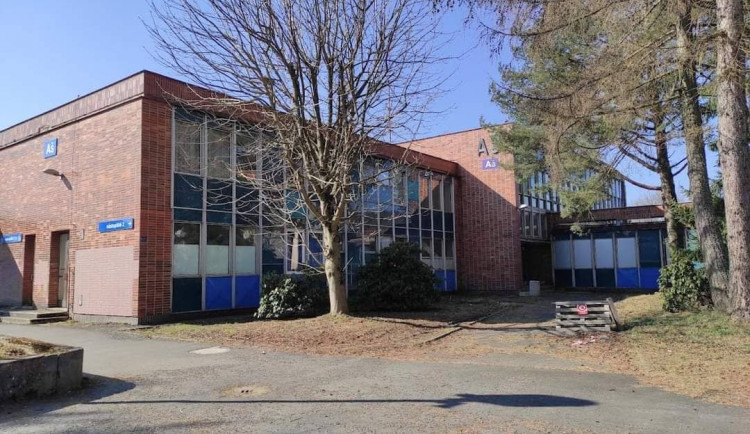 Správa železnic chystá v Aši stavbu nové výpravní budovy, původní objekt půjde k zemi