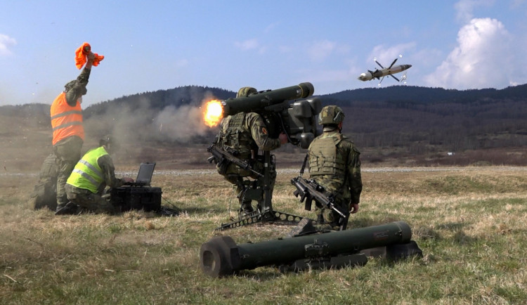 Součástí taktického cvičení byly bojové střelby z protiletadlových kompletů RBS-70