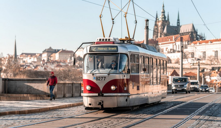 Provoz tramvají u Rudolfina přeruší filmové natáčení