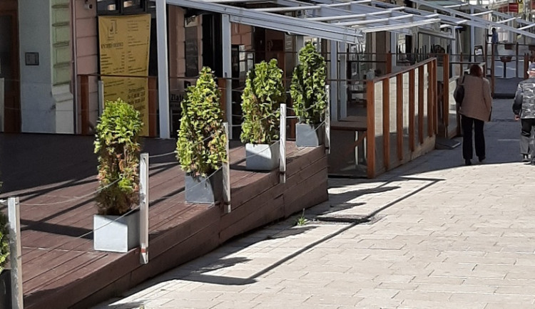 Karlovy Vary prodlouží slevu pro předzahrádky u restaurací