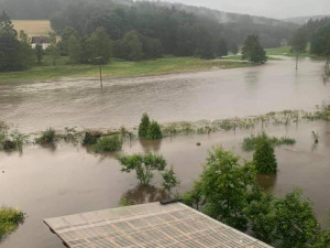 Krajem se prohanala silná bouře. Hasiči evakuovali dětský tábor u Aše
