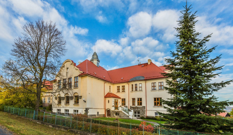 Střední lesnická škola Žlutice.