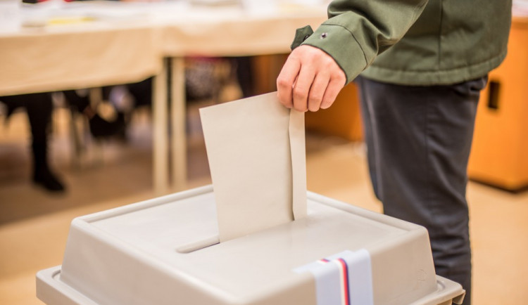 V Karlovarském kraji podalo kandidátku 17 subjektů, méně než v roce 2017