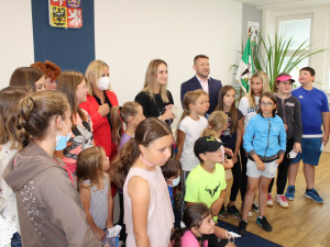 Stříbrná olympionička Vondroušová dostala plaketu města v rodném Sokolově