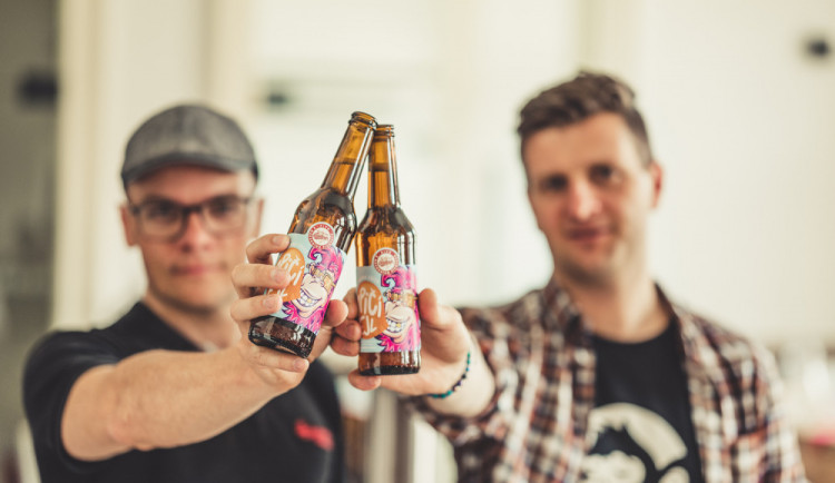 Budvar představil další novinku. Opičí Ejl je čistý, svěží a příjemně hořký