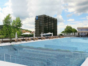 Babiš: Bazény v Thermalu by měly být otevřeny po opravě ve čtvrtek před MFF
