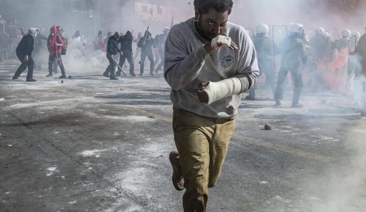 size4-16293822792641-60-netflix-nabizi-prostitutky-uprchlika-nebo-kissing-booth-3-hbo-go-dokument-o-koronaviru