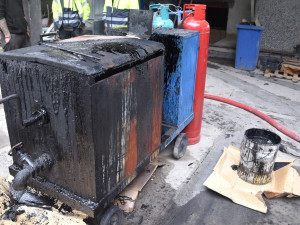 Hasiči ráno likvidovali požár v objektu karlovarského festivalového hotelu Thermal