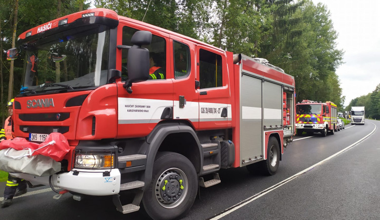 Nehoda nad Karlovými Vary.