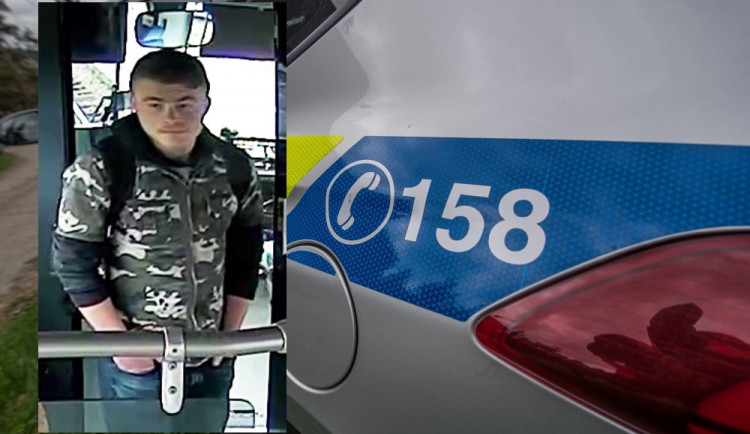 Policie hledá muže ze snímku.