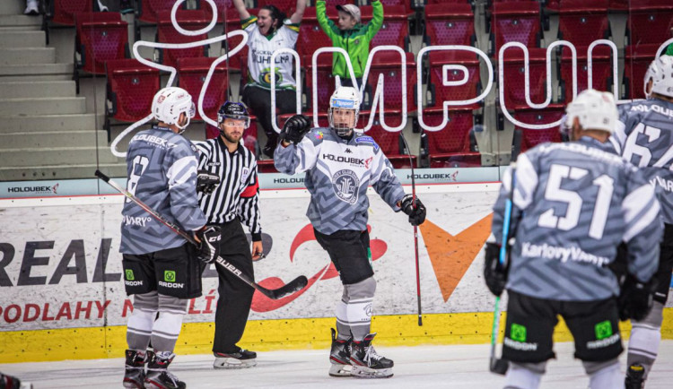 Hokejovou extraligu otevře středeční předehrávka Karlovy Vary - Brno