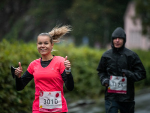 Rodinný běžecký závod ČEZ RunTour zavítá 25. září na lázeňskou kolonádu v Karlových Varech!