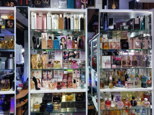 Celníci našli na Chebsku padělky textilu, prodejem by vznikla škoda 40 milionů