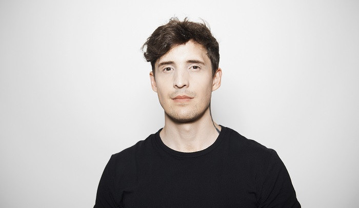 Nechci měnit ničí názor. Důležité je ukázat myšlení hosta, říká Čestmír Strakatý