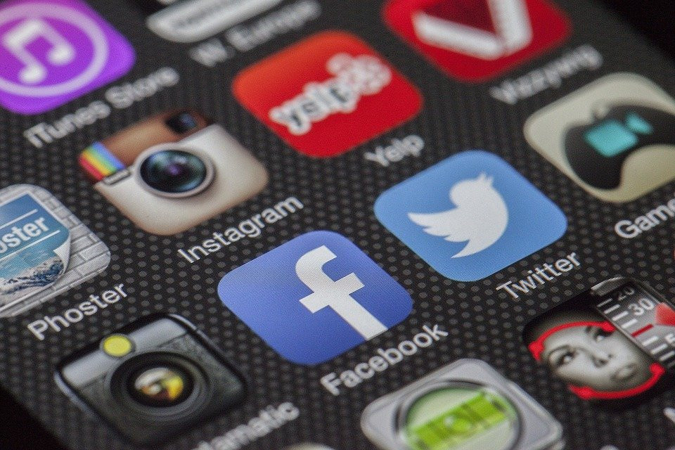 Facebook, Instagram a WhatsApp zaznamenaly rozsáhlý výpadek | Společnost | Zprávy | Karlovarská ...