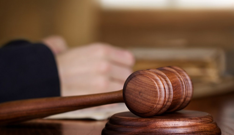 Byla to poprava, řekl soud. Žárlivý muž si za vraždu partnerky a jejího milence odsedí 19 let