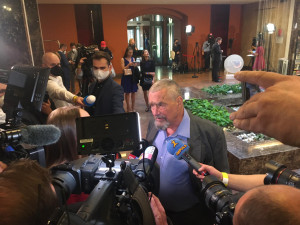 Po sečtení dvou třetin okrsků vedlo ANO před Spolu a PirSTAN.