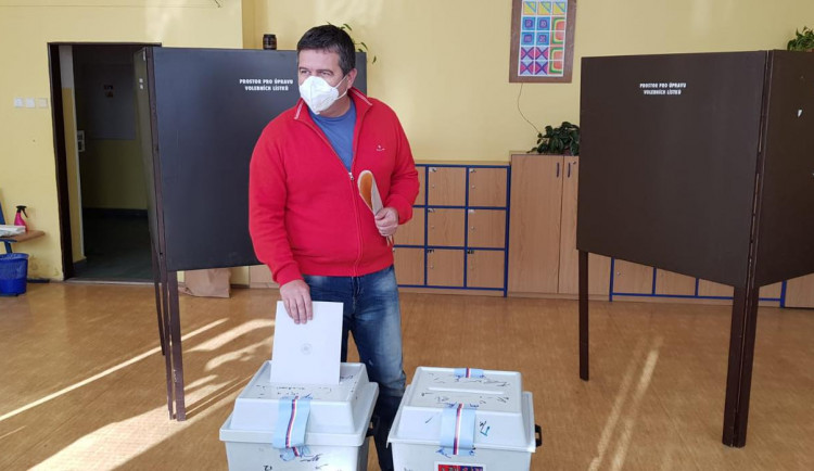 Celá vláda zaplatila za poslední rok, takhle to vidím já, hodnotí volební debakl Hamáček