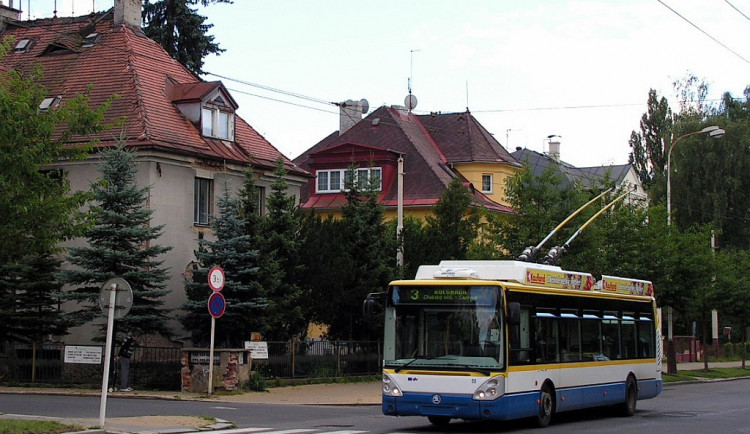 Zákaz vjezdu kamionů? Mariánské Lázně chtějí zklidnit dopravu v Plzeňské ulici