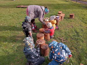 Základem je dobré oblečení. V Chebu otevřel dětský lesní klub