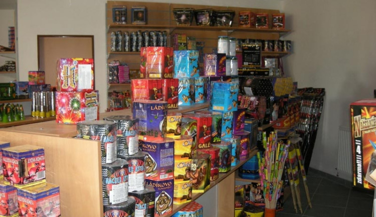 Cheb štvou Němci, kteří jezdí do pohraničí kupovat a odpalovat pyrotechniku