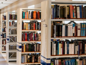 Stavba nové knihovny v Chodově za 40 milionů korun pokračuje podle plánu