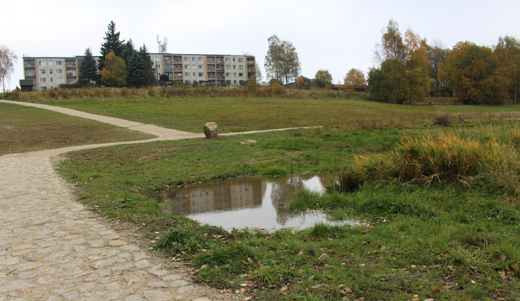Revitalizace na Dolině je u konce. Nové jsou cesty i lavičky