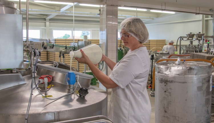 Díky mamce jsem byla vychovávaná v mlíkařině, říká Hana Leherová.