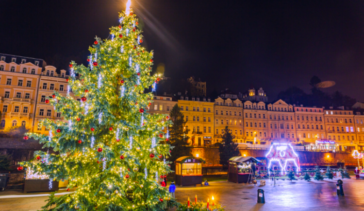 Karlovy Vary vánoční stánky odvezou, Cheb zachová alespoň akce pro děti a charitu